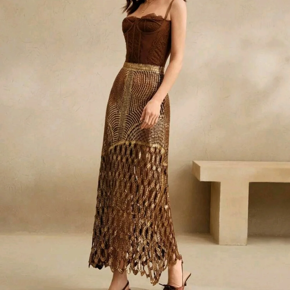 Elegant Knotted Crochet Lace Overlay Embroidered Golden Foil A-Line Skirt - Picture 4 of 12